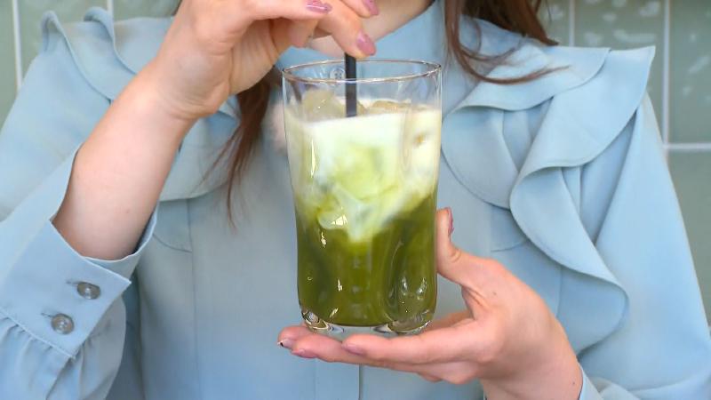 煎茶ソイラテ　豆乳と煎茶のグラデーションが美しい
