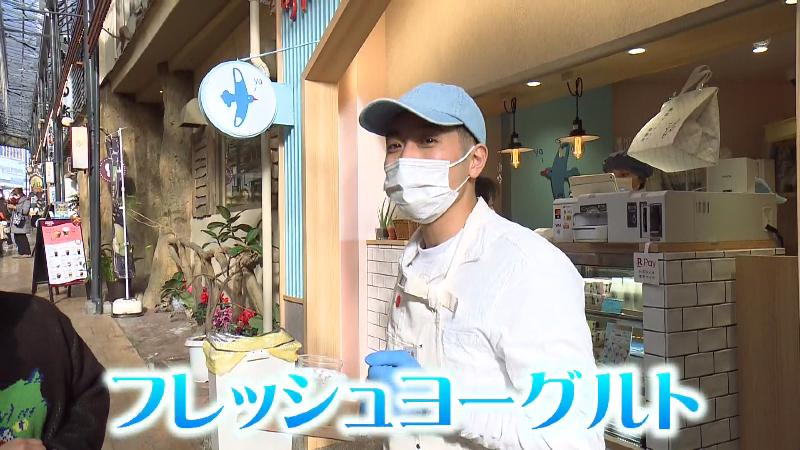 インタビューに答える佐藤店長