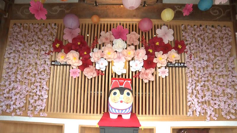 花で飾られた玄関