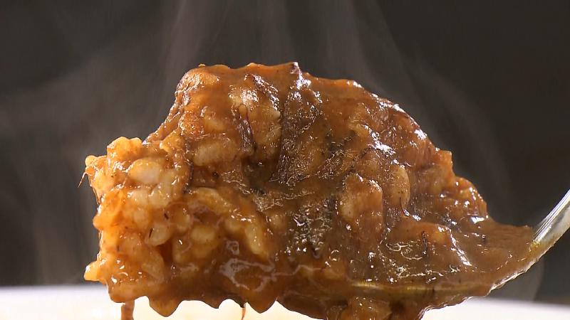 山崎精肉店で仕入れた牛スジを使ったカレー