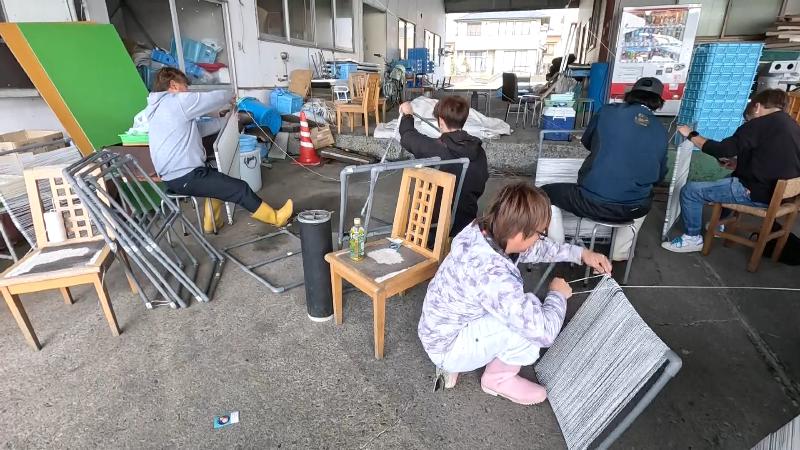 ワカメ養殖の準備をする若手漁師のみなさん