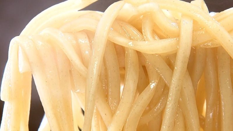 つるつる食感の麺