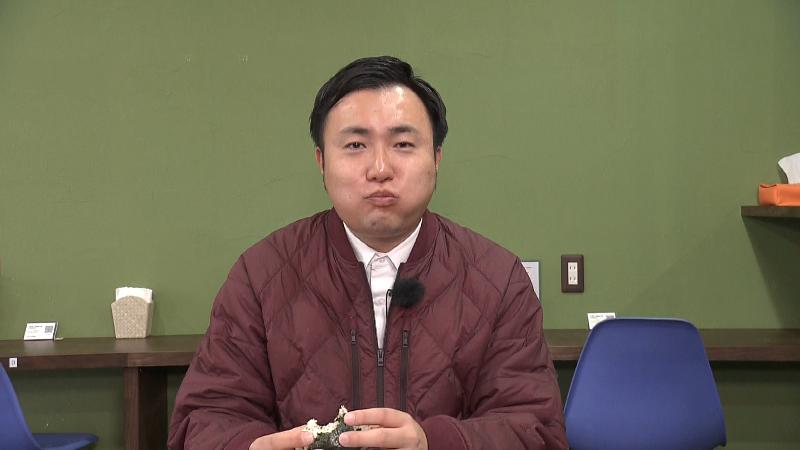 おむすびをほおばるにむらリポーター