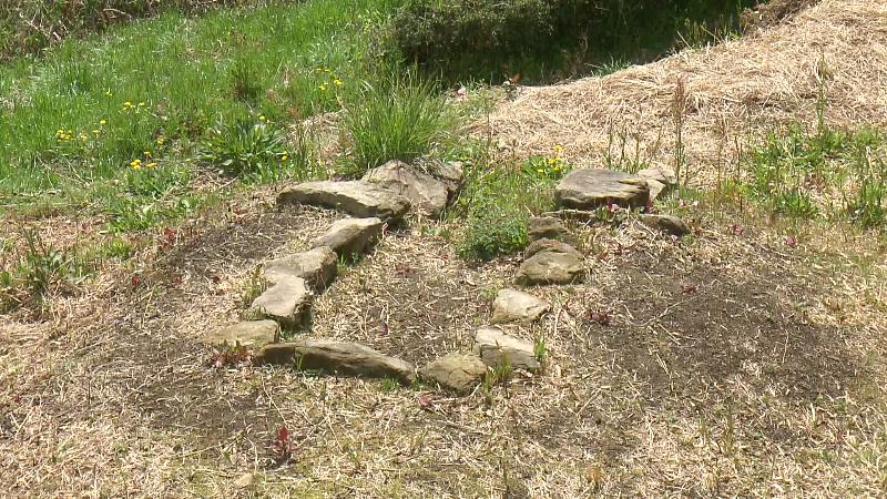 石室が見える古墳