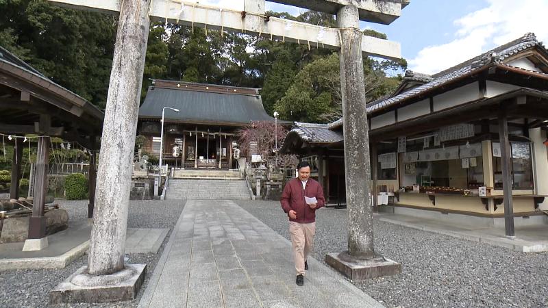 鳥居をくぐるにむらリポーター
