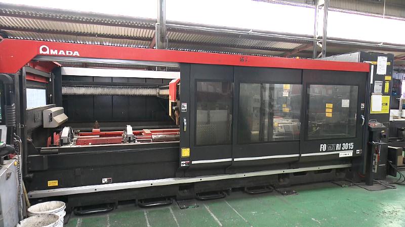 パイプレーザーの機械