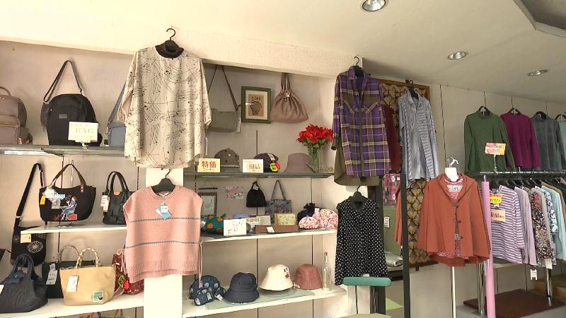 こいずみの店内