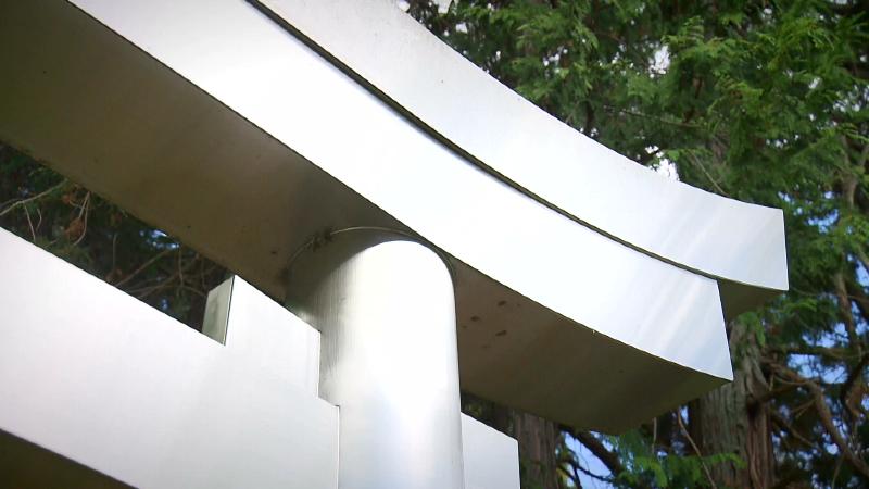 ステンレス製の鳥居