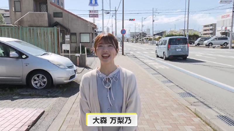沼津を歩く大森アナ
