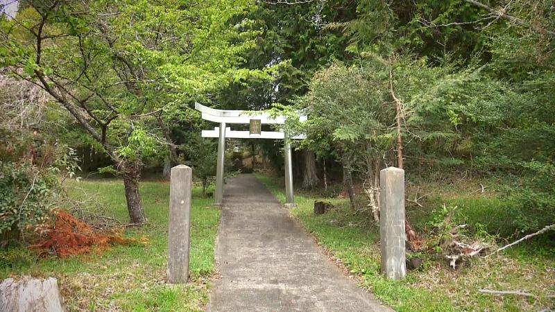 ステンレス製の鳥居