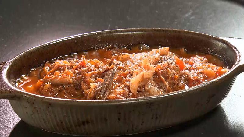 牛すじ赤ワイン煮込み