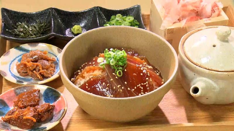 カツオの漬け丼