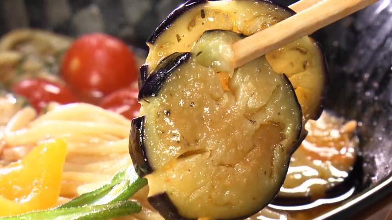 オリーブオイルを吸わせたなす