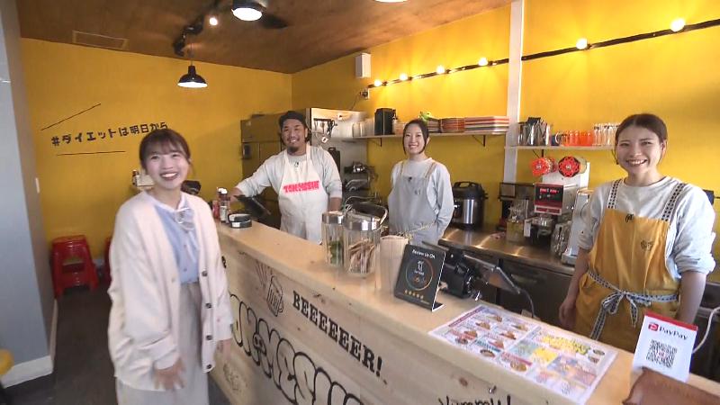 トンメシ店内とスタッフ