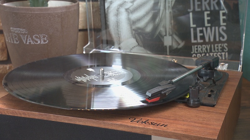 レコードのターンテーブル