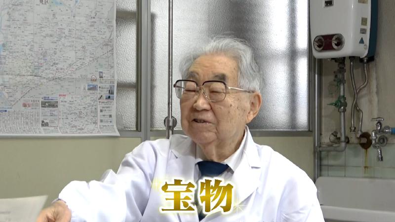 米国大使館からの文書を宝物と語る菅野先生