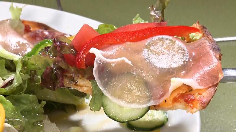 生ハムサラダのピザ