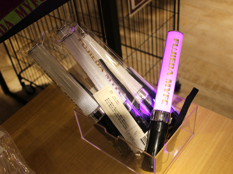 「ペンライト(2800円)」