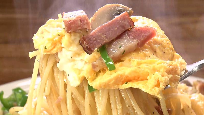 エッグベーコン(930円)