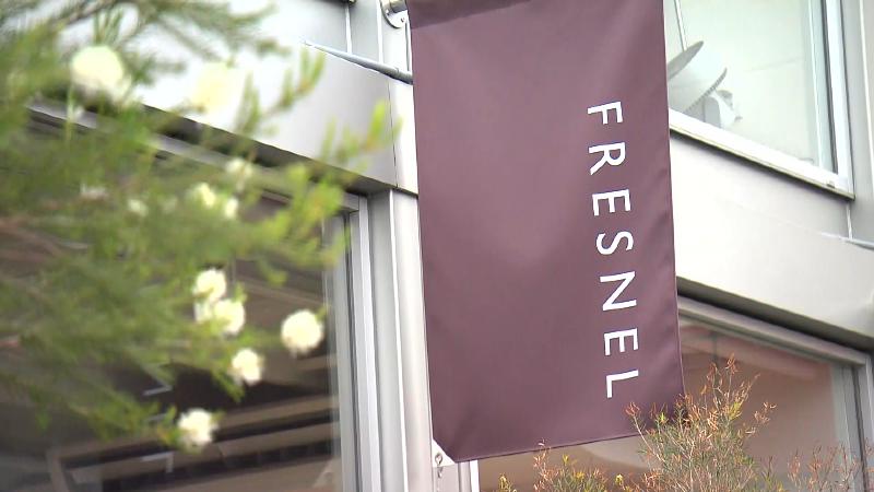 カフェフレネル看板