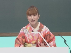 講演する高野優さん