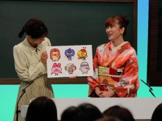 テレビ寺子屋で講義を行う高野優さん