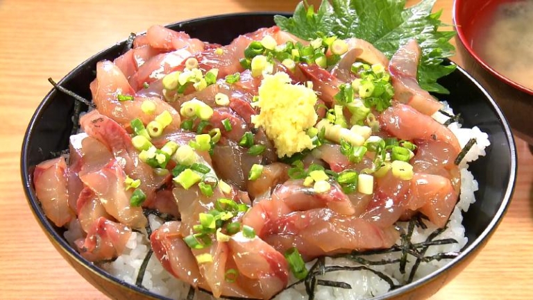 あじたたき丼(1450円)