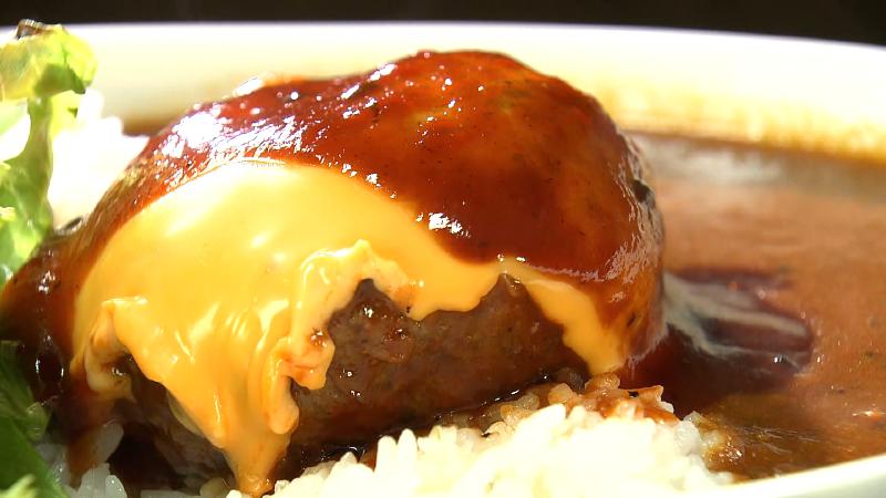 ぐるまん特製手ごねハンバーグカレー　チェダーチーズトッピング