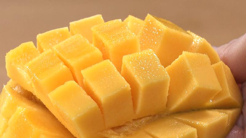 ダイスカットしたマンゴー