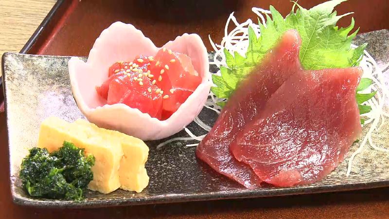 まぐろのほほ肉フライとお刺身の定食(1650円)