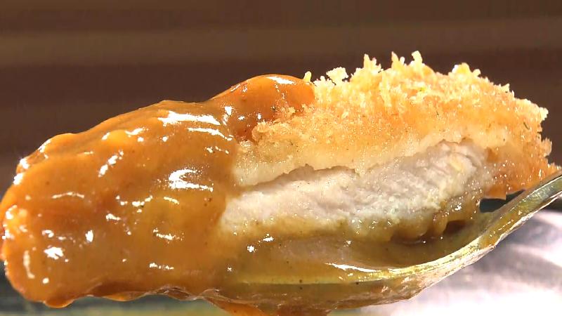 ロースかつカレー中盛(1100円)