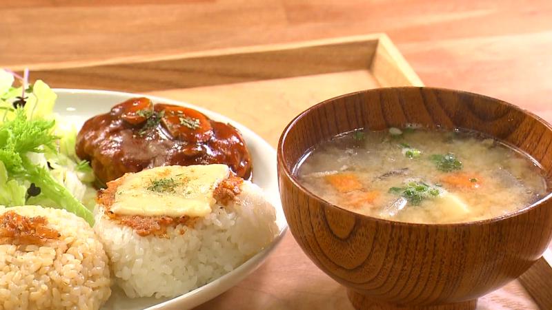 おにぎりプレート(780円)＋おにぎり代