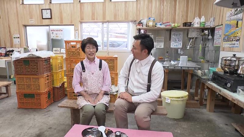 梅工房で話す大石さんとにむらリポーター