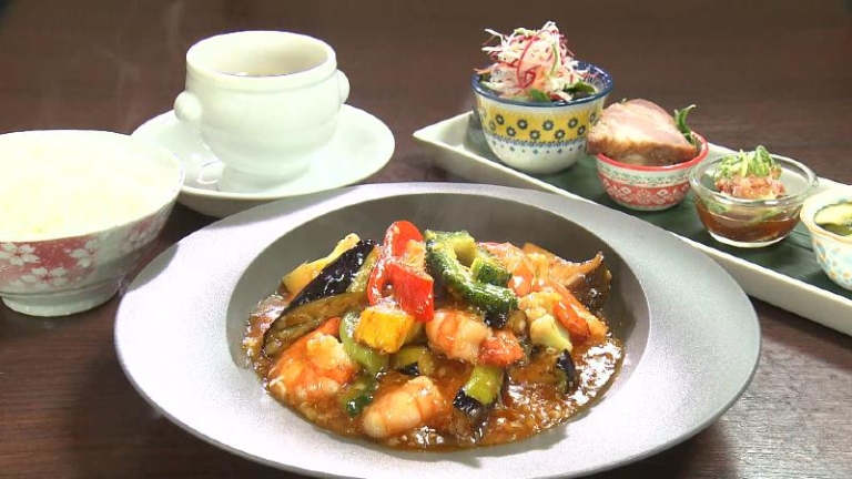 小エビと野菜の酸辣ソース炒め(2618円)