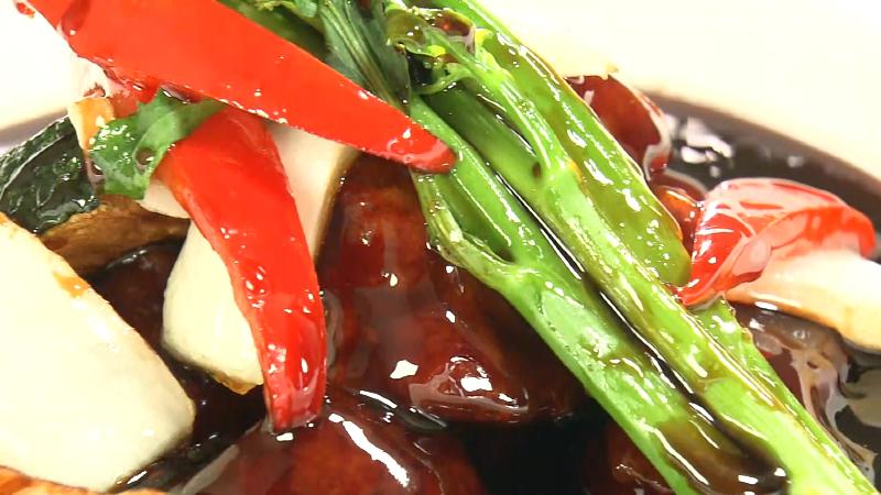 黒酢のスブタ(1738円)