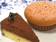 トリュフケーキ(453円)とマドレーヌ(162円)