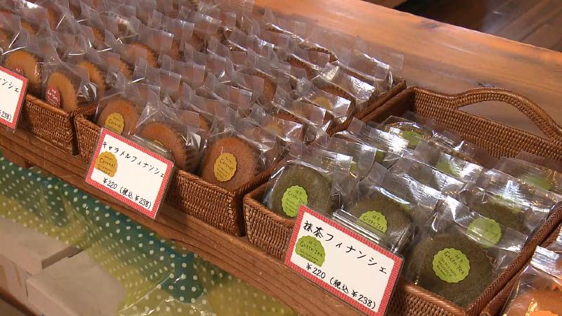 店内に並ぶ焼き菓子