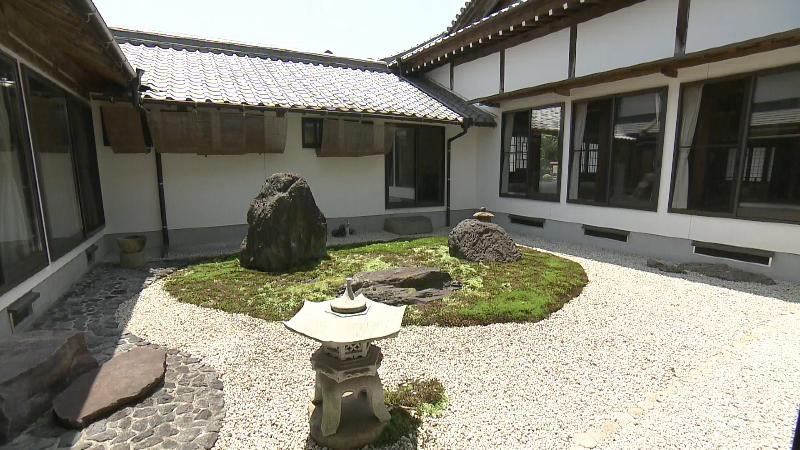 縁側席から見える庭園