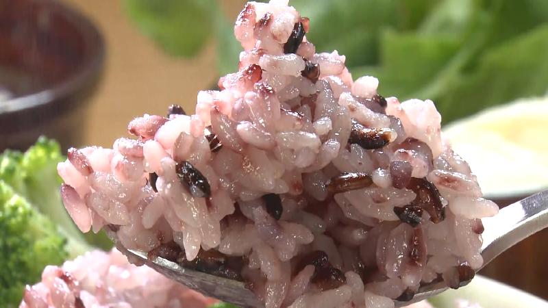 きぬむすめと黒米を使用したご飯
