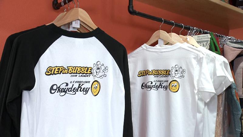 お店のロゴ入りTシャツ