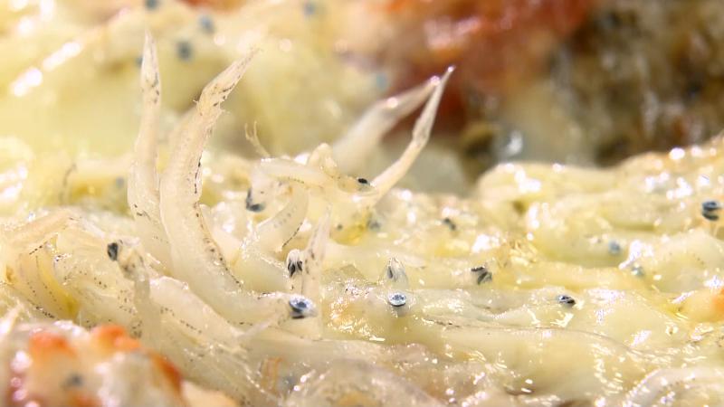 しらすピザ・バジルソース(1100円)