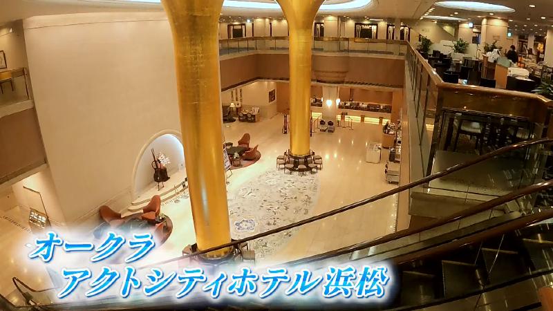 ロビーの高い天井