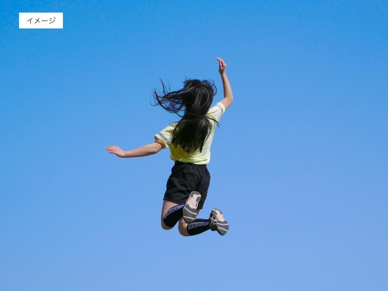 イメージ画像「羽ばたく少女」