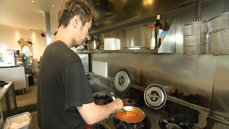 トマトスパゲティの調理風景