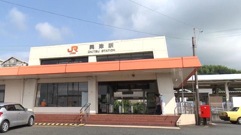 JR興津駅の外観