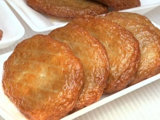 揚げはんぺん(1枚 140円)