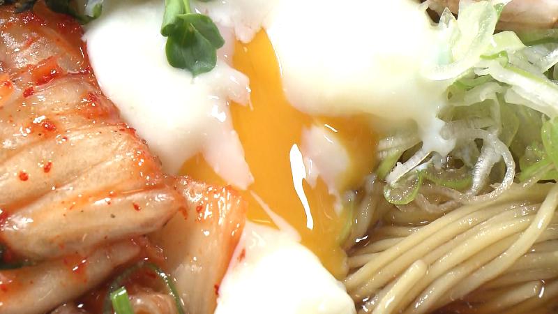 冷たいらーめんの温泉卵