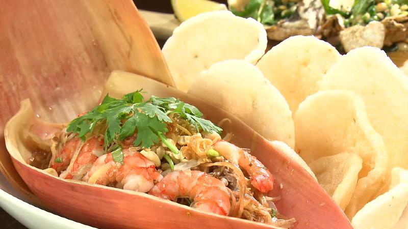 バナナの花のサラダ(800円)