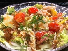 冷しゃぶサラダうどん・梅ダレ(1150円)