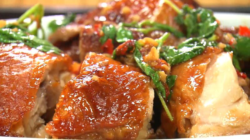 ガイヤーン・ガパオ(1600円)